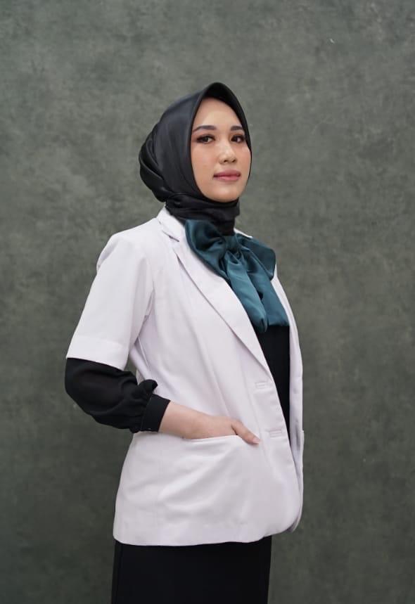 drg. Cynthia Larasati